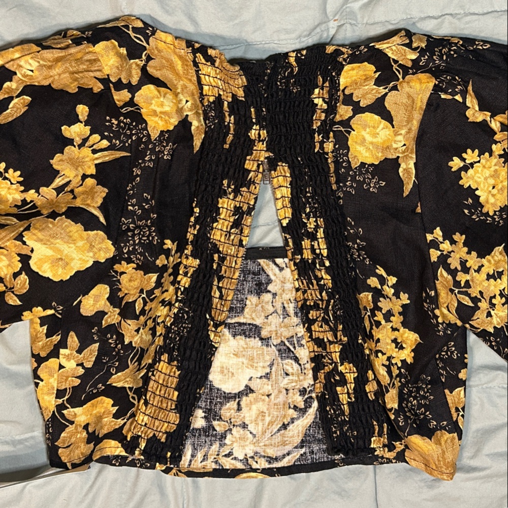 Reformation Yucca Black and Gold Floral Puff-Sleeve Smock-Back Crop Top - Size 6 - Picture 7 of 7